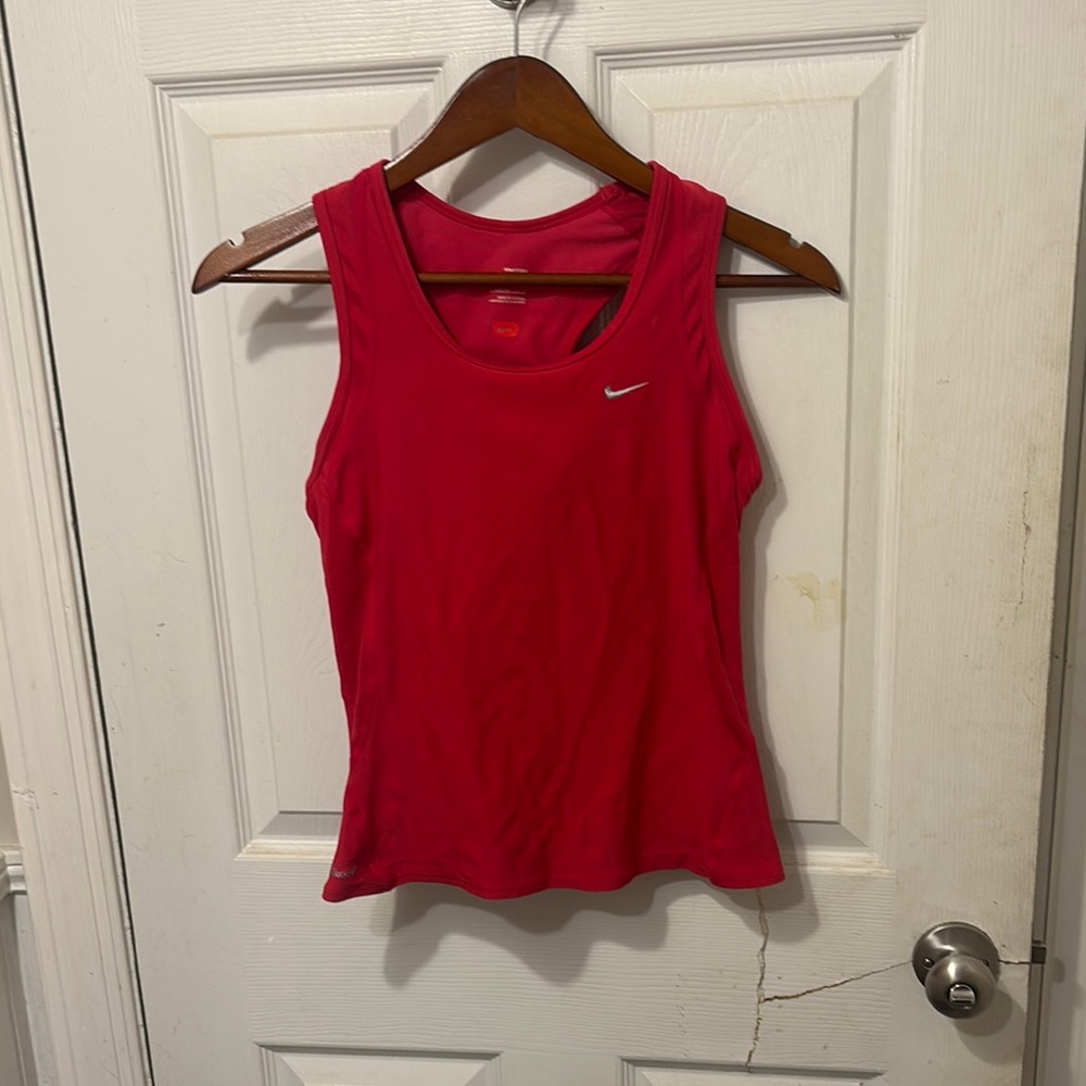 Nike Red Fitted Sleeveless Tank Top